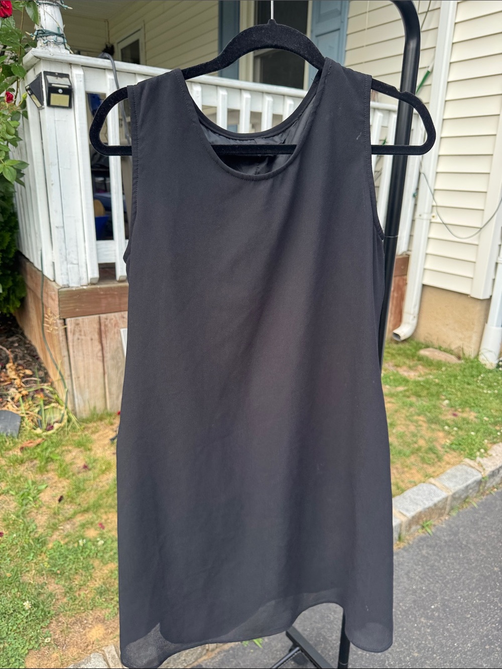 Classic Black Sleeveless Shift Dress